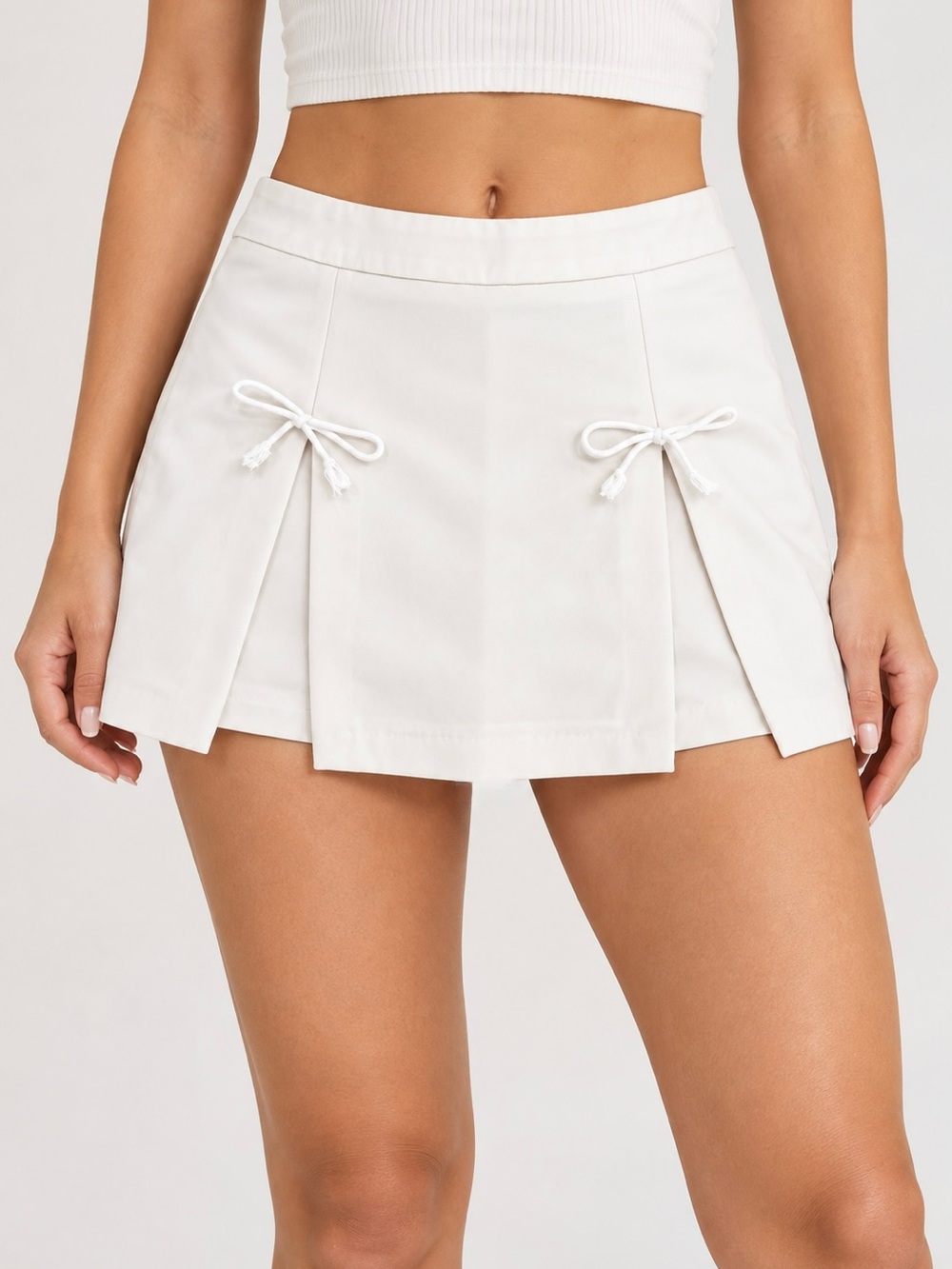 Endless Rose Bow Appliqué Mini Skort – White - XS